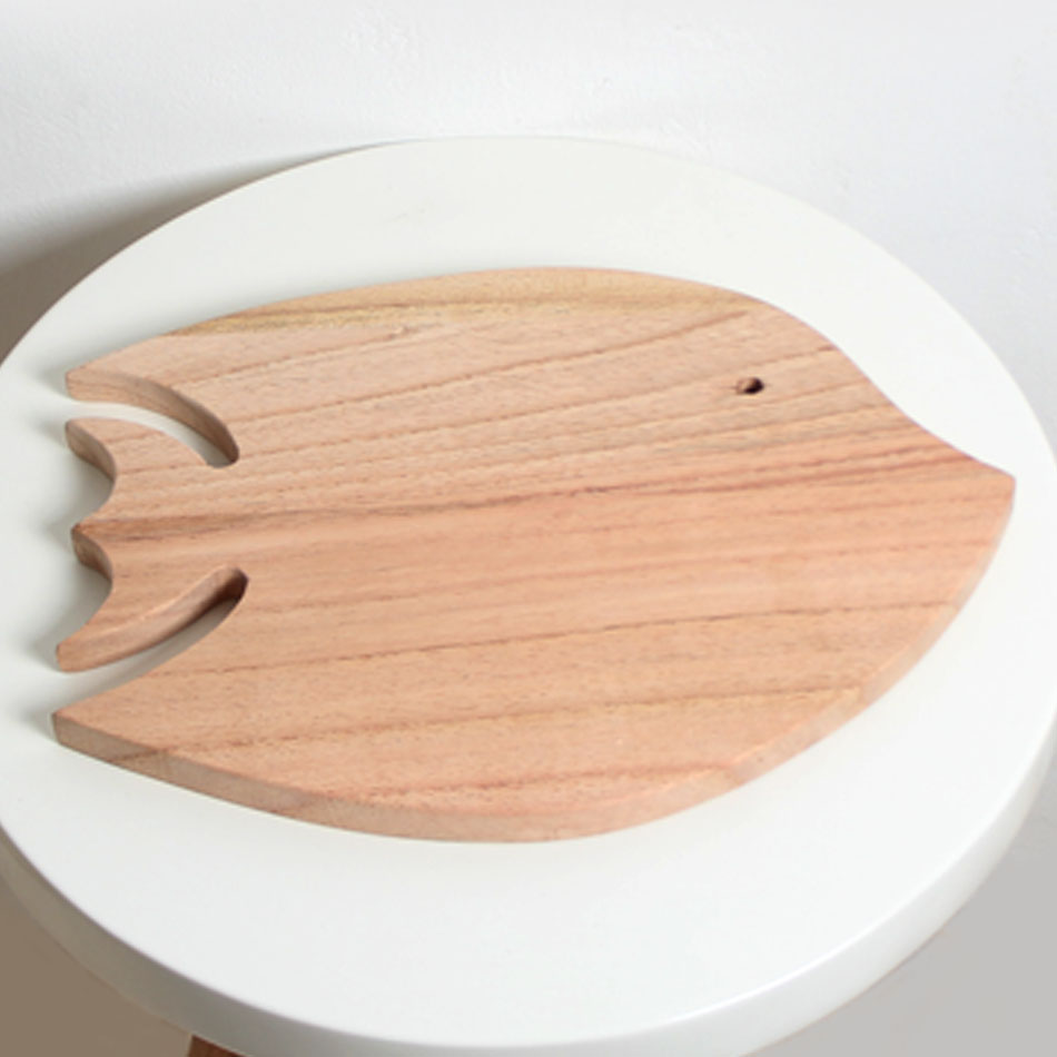 kitchen-wood-accessories-fish-cutting-board